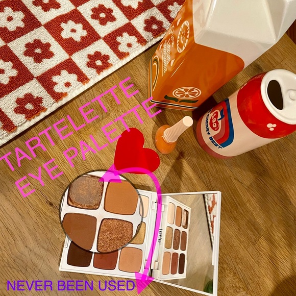 ✨🌹TARTELETTE✨🌹NEVER BEEN USED🌹✨ CAME IN MAIL W BOTTOM LEFT SHADOW BROKEN✨🌹 - Picture 2 of 5